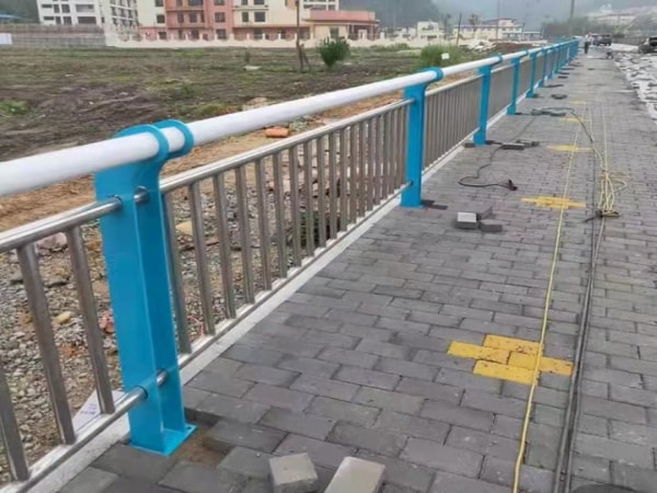 圍板箱